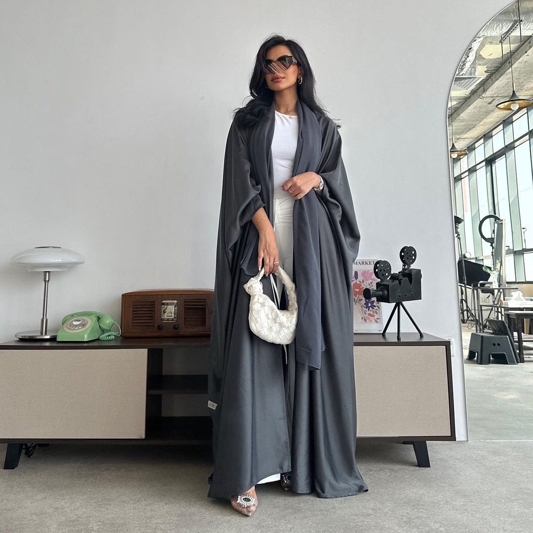 Casual Dresses Bat Wing Abayas Dubai 2024 Modest Abaya Dress Femmes Robe Musulmane Casual Robes Dresses Supplier