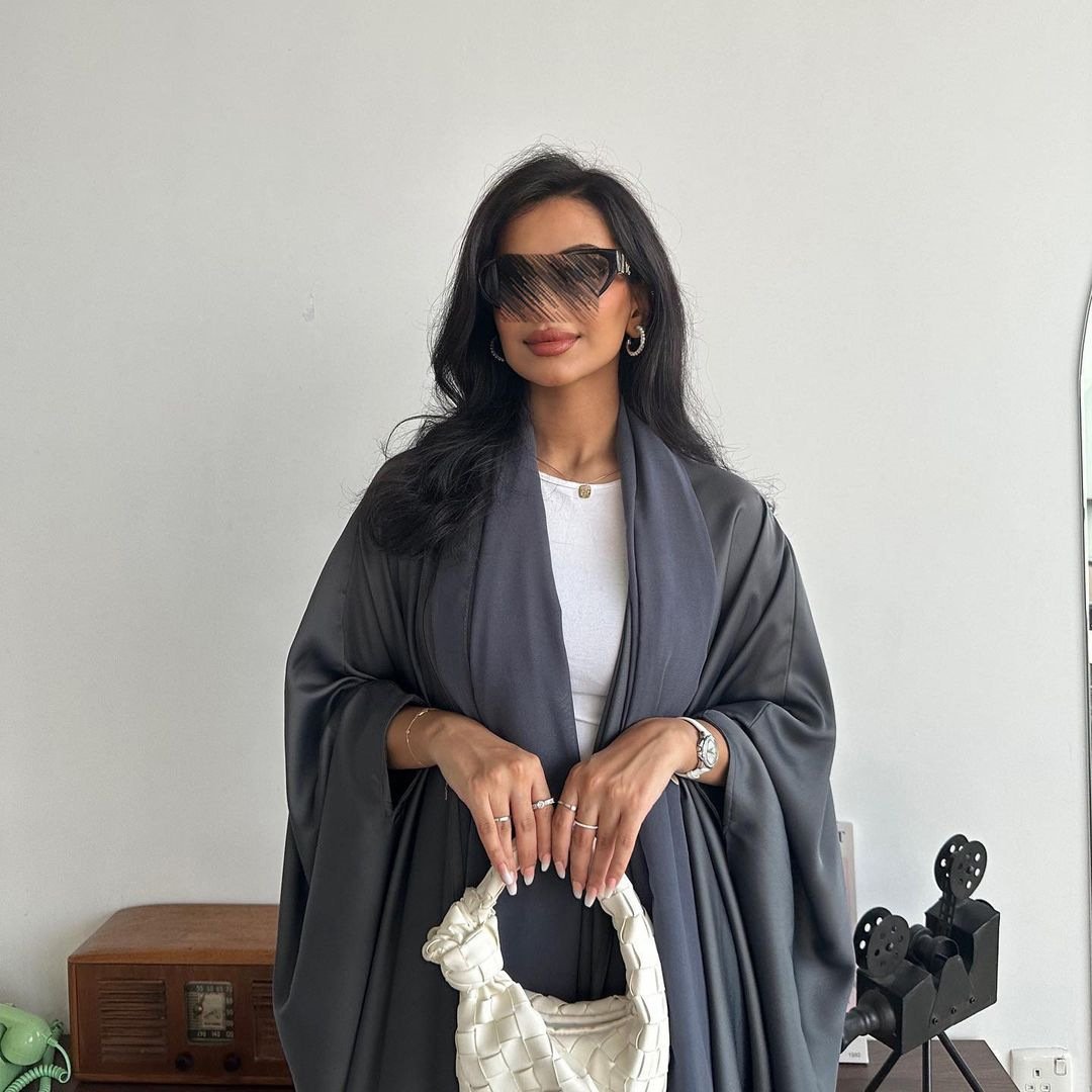 Casual Dresses Bat Wing Abayas Dubai 2024 Modest Abaya Dress Femmes Robe Musulmane Casual Robes Dresses Supplier
