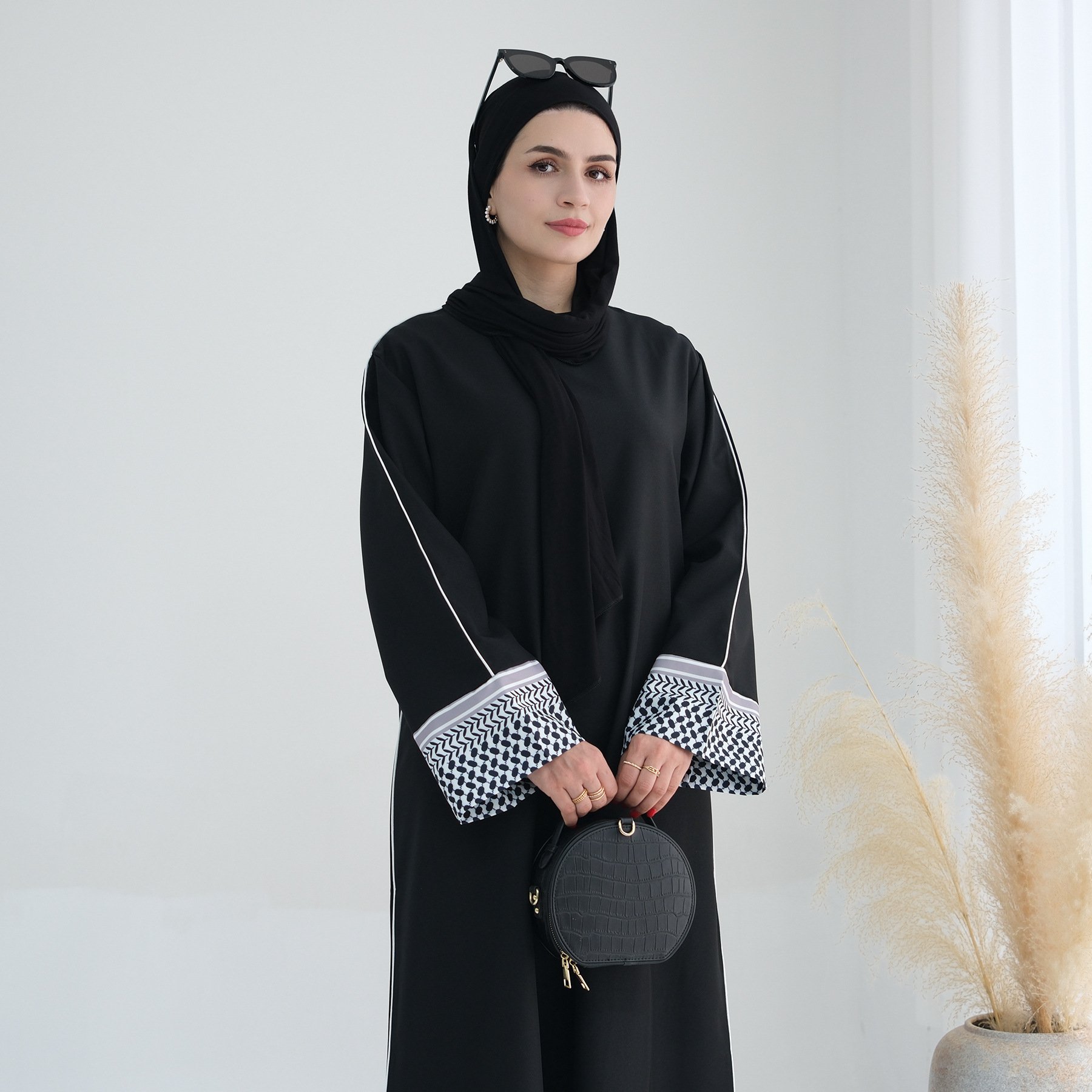 Yibaoli Manufacturer well made black and taro abaya dress with piping islamic eid dubai 2024