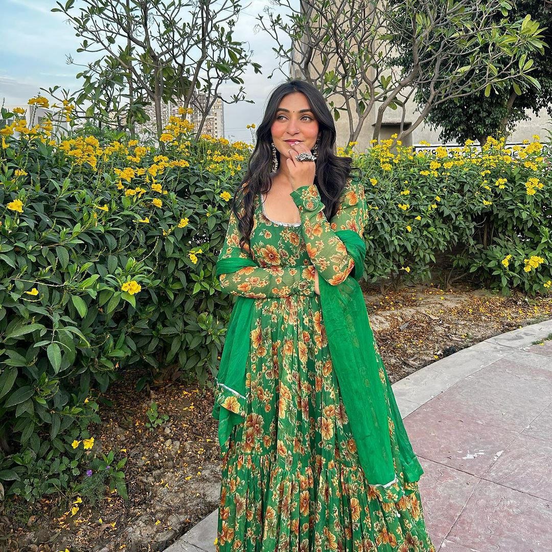 Premium Quality Ready To Wear Real Georgette Floral Print sequence Work Long Gowns with thrad work in royal export