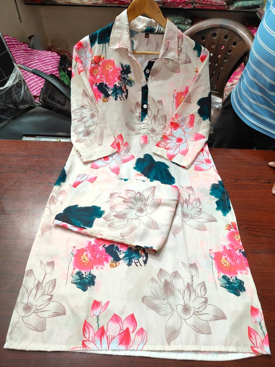 The beautiful florals creating an amazing combination Casual Dresses Chic comfortable & trendy you wont be able to resist these