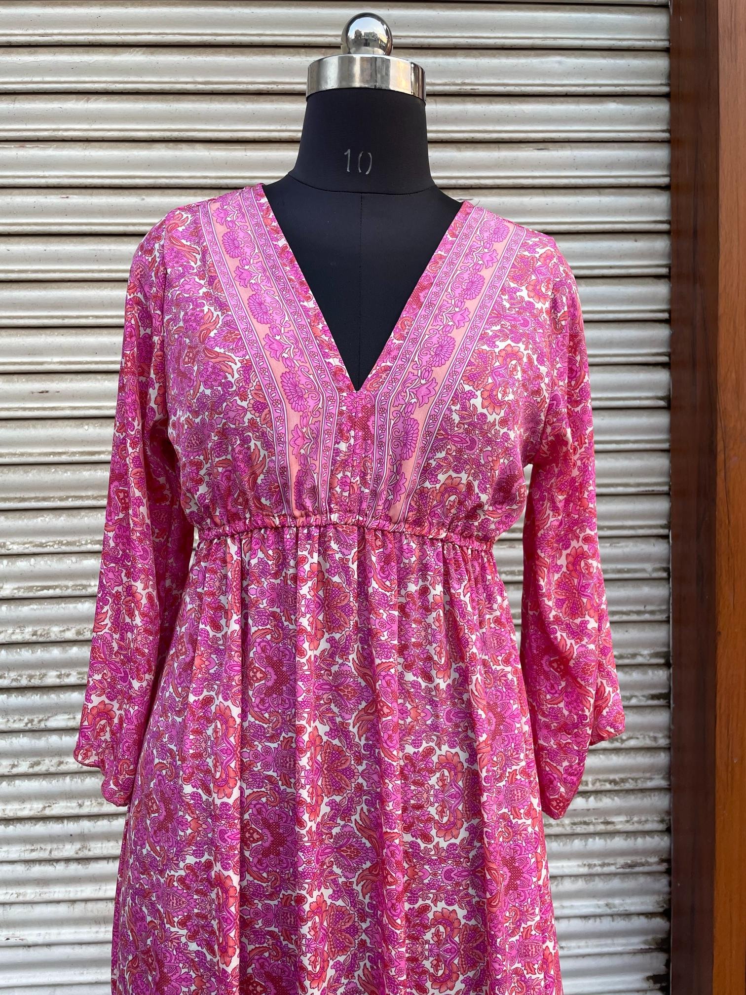 Latest design Casual dresses Beachwear Full Sleeves 100% Silk Fabric Night Wear Dressing Gown Casual polysilk dress