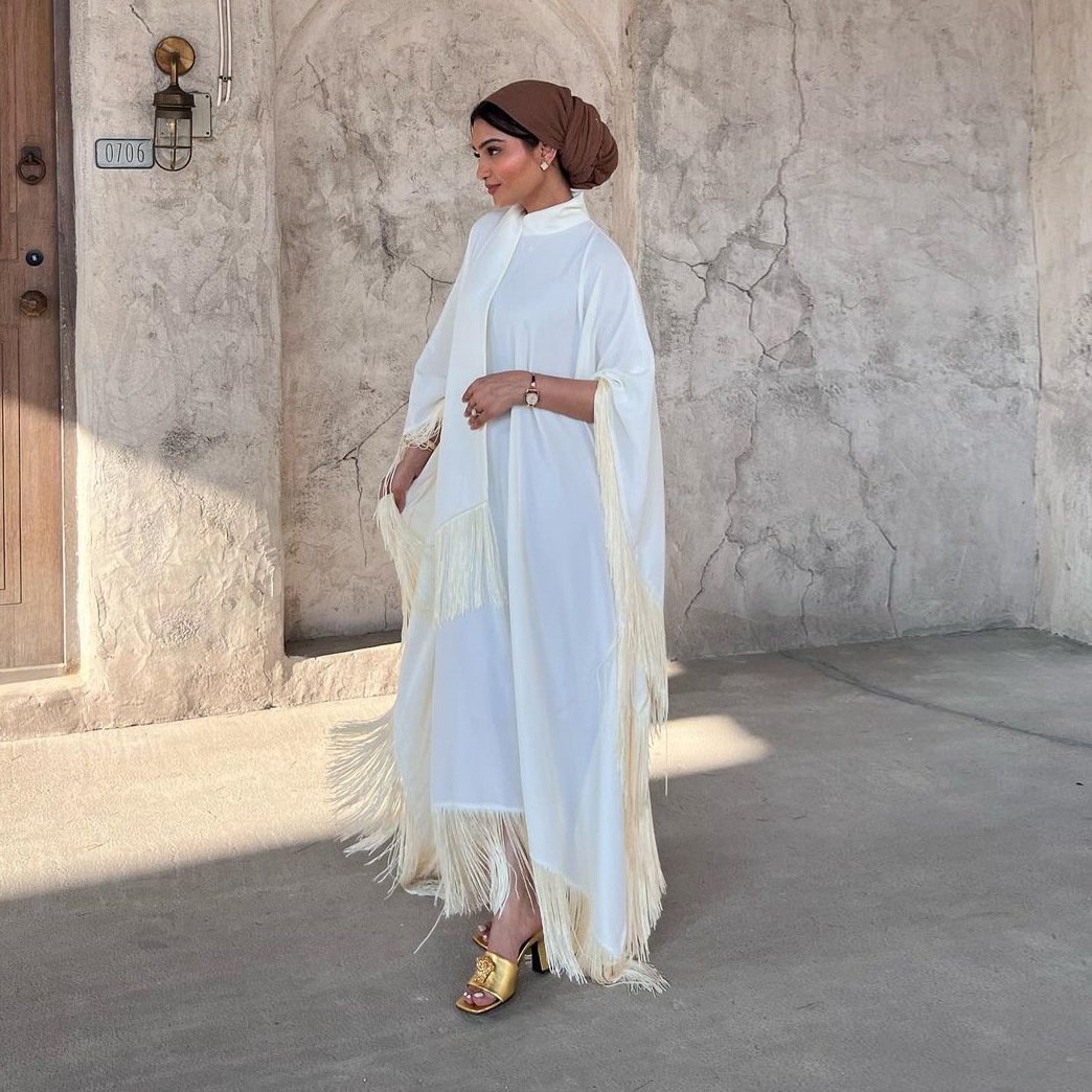 Dubai New Loose Bat Sleeve Clothing Dress Muslim Women Party Evening Dress Gown Arab Plain Robe Tassel Kaftan Ladies Abaya Dress