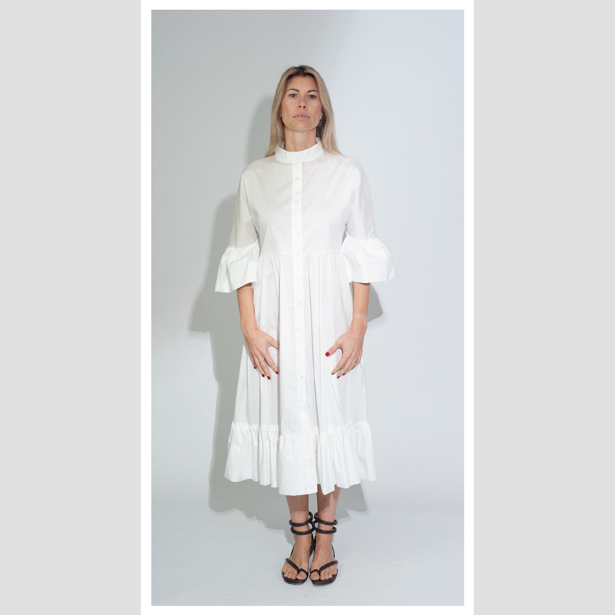 Romantic Italian hand-made, top-quality woman's long dress. Crafted from fine Italian fabrics, with side pockets and 3/4 sleeves