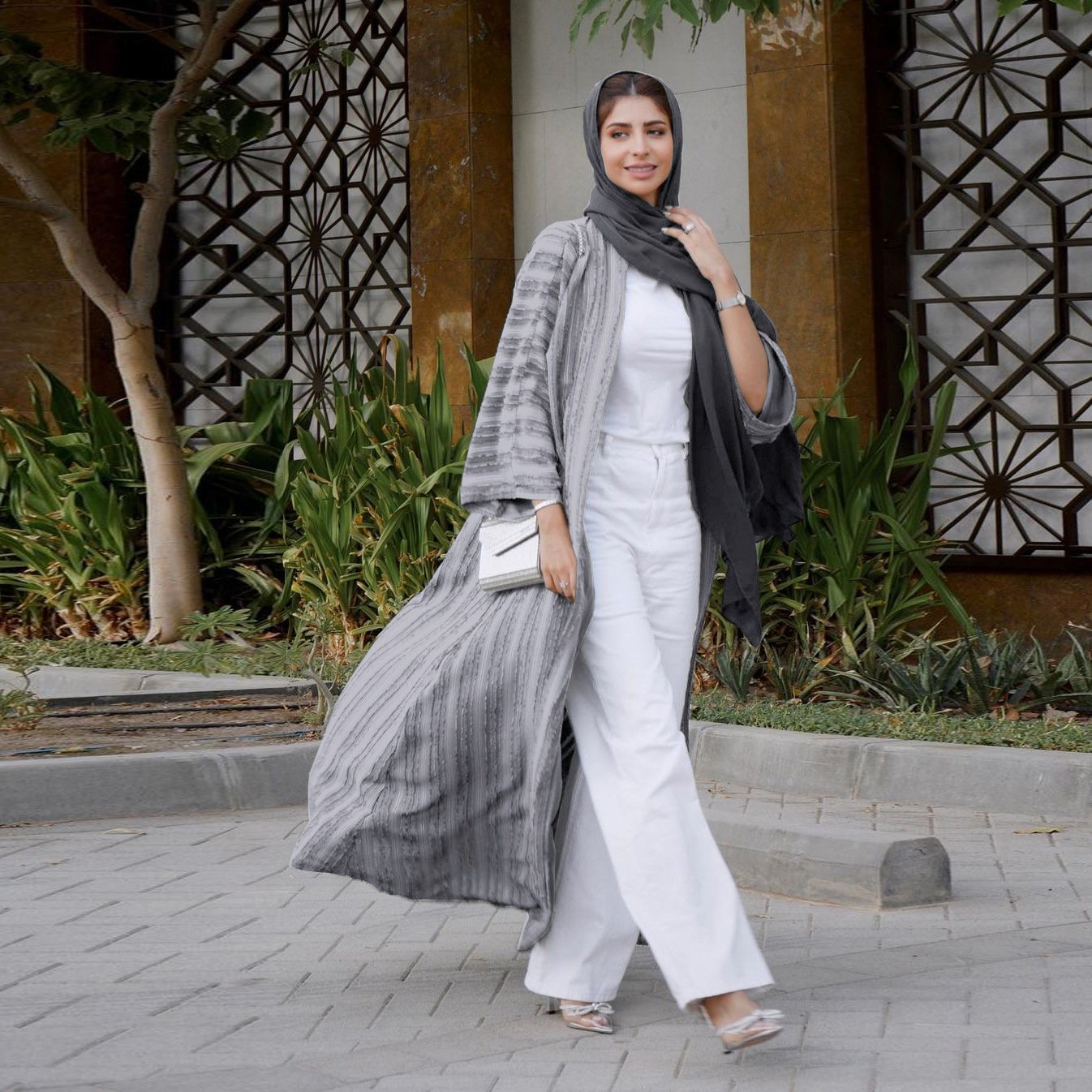 Hot Sale Arab Dubai Clothing Dresses Robes Plain Front-Open Cardigan Gown For Muslim Saudi Ladies Coat Dress Abaya Shiny Kaftan