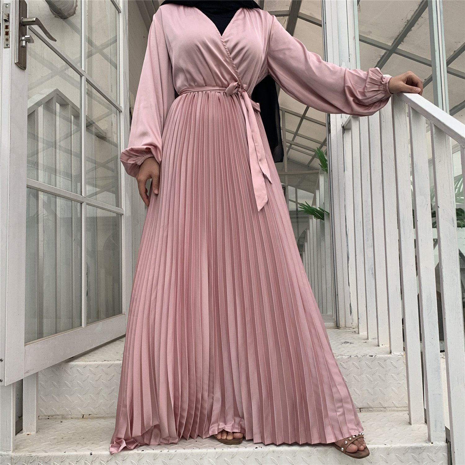 Modest Women Clothing Manufacturer Well Made high quality pleated dresses women muslim long satin pleat abaya