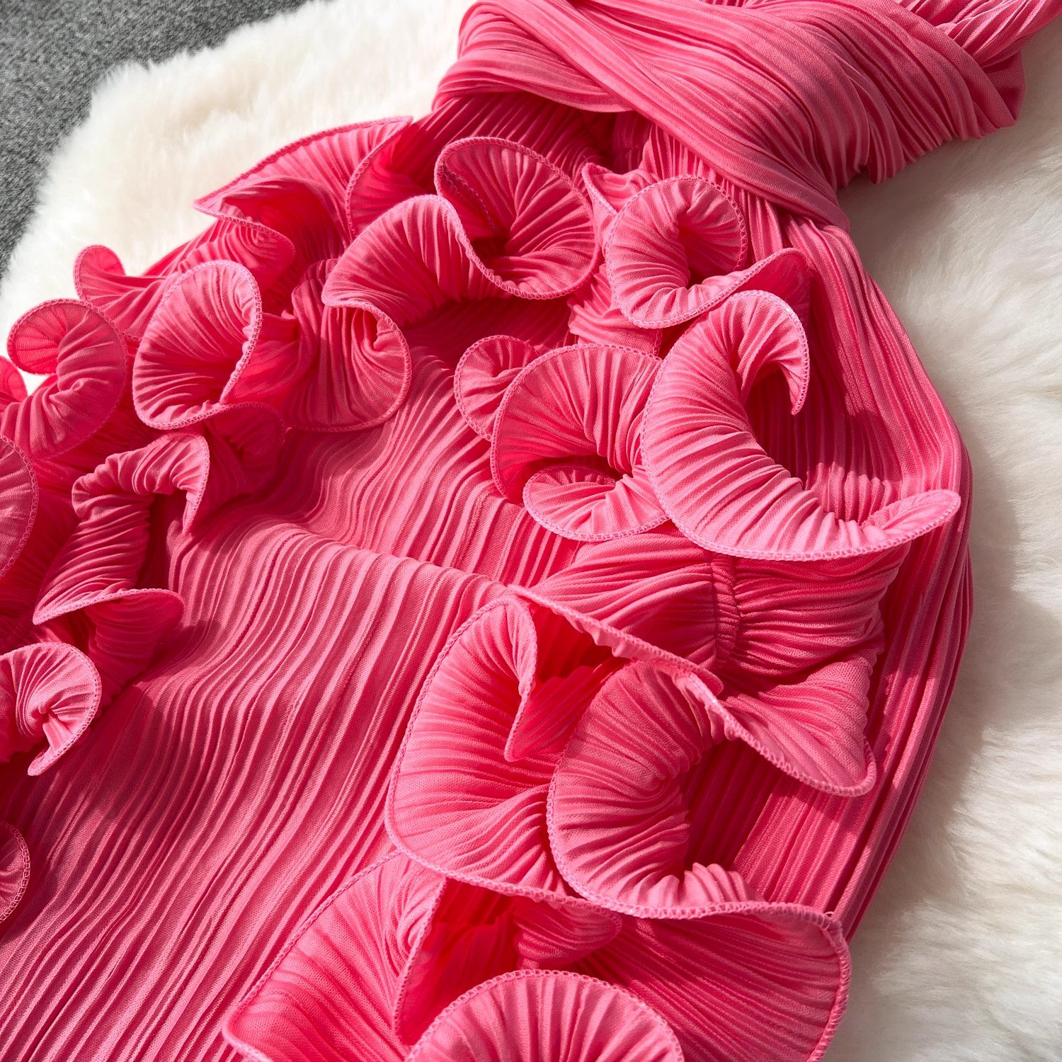 One size Banquet Dress High end light luxury dress Folded three-dimensional ruffled edge dress NO belt