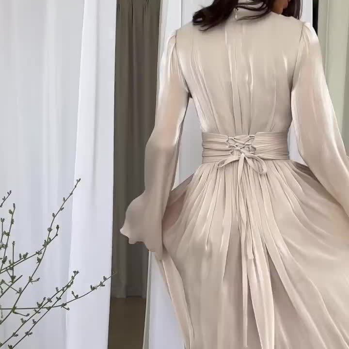 Autumn New Fashionable French Round Neck Waist Fold Light Luxury Style Dress