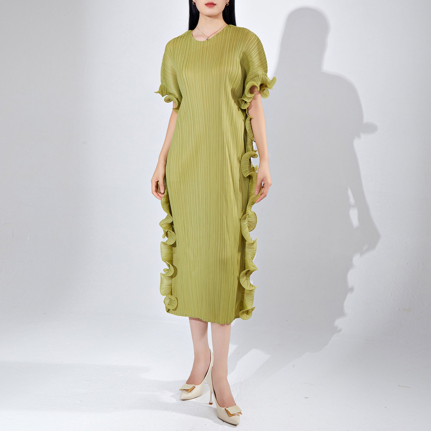 Elegant Women's Pleated Dress with Ruffled Hem - Stylish Mid-Length Casual Dress with Chic Pleats Dress