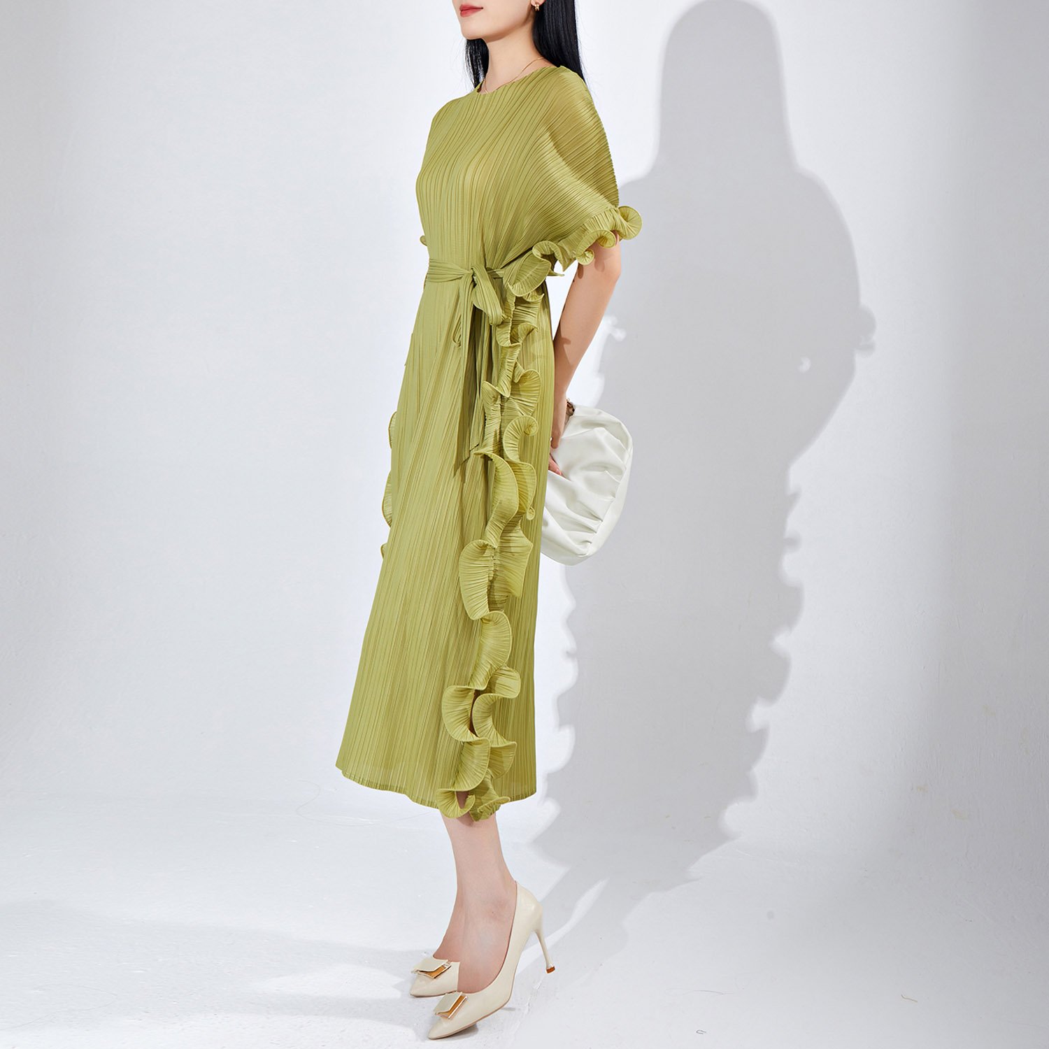 Elegant Women's Pleated Dress with Ruffled Hem - Stylish Mid-Length Casual Dress with Chic Pleats Dress