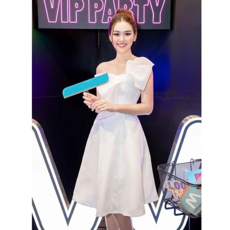 Small party dress niche design big bow oblique shoulder A-line dress high waist slim dress
