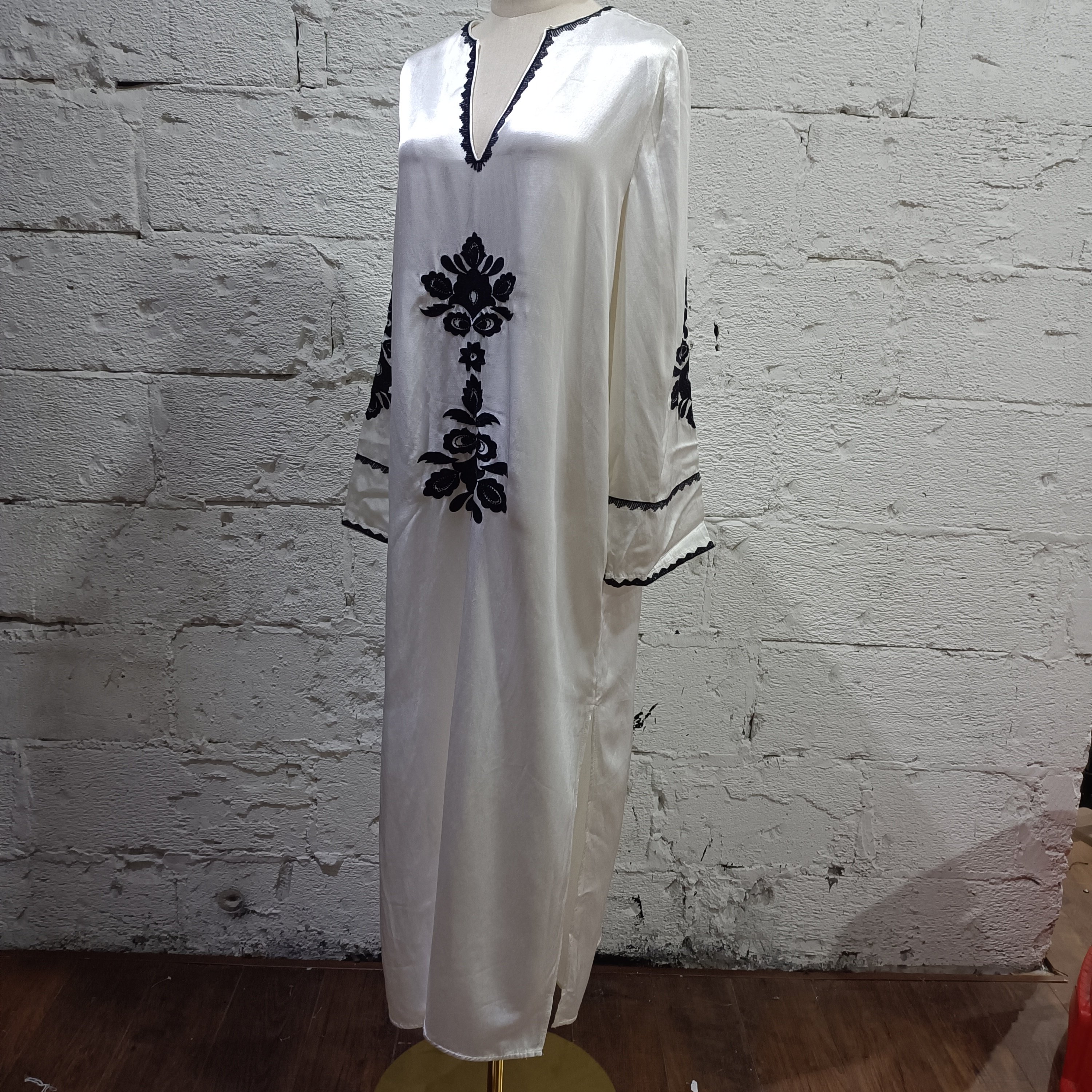 OEM New Fashion Abaya Women Dubai High Quality Slim Elegant Middle East Muslim Dress