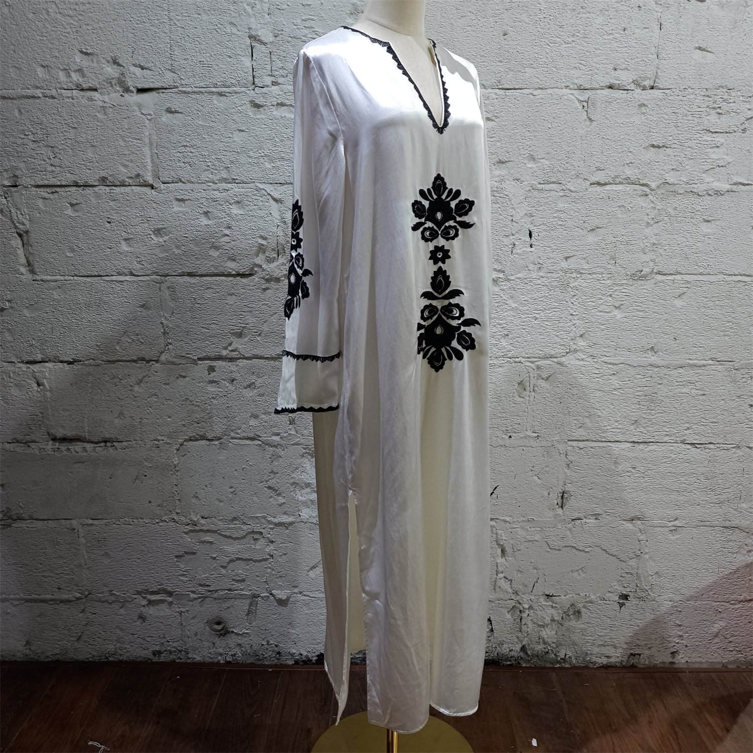 OEM New Fashion Abaya Women Dubai High Quality Slim Elegant Middle East Muslim Dress