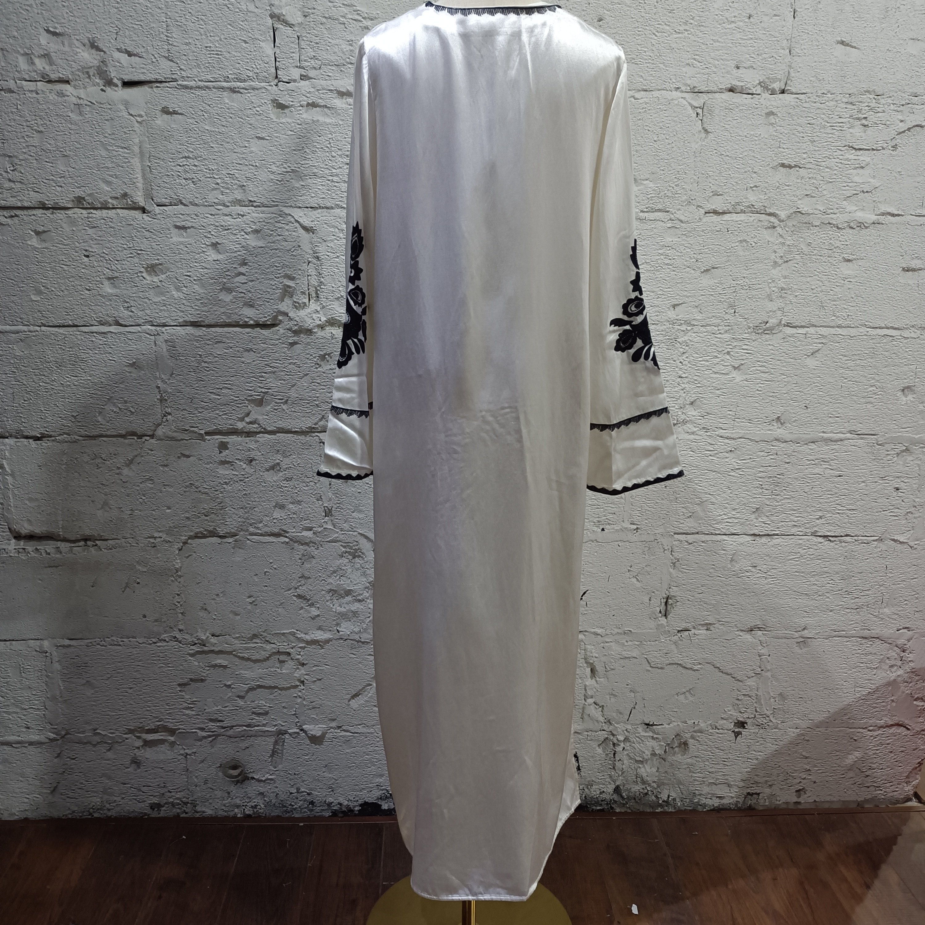OEM New Fashion Abaya Women Dubai High Quality Slim Elegant Middle East Muslim Dress