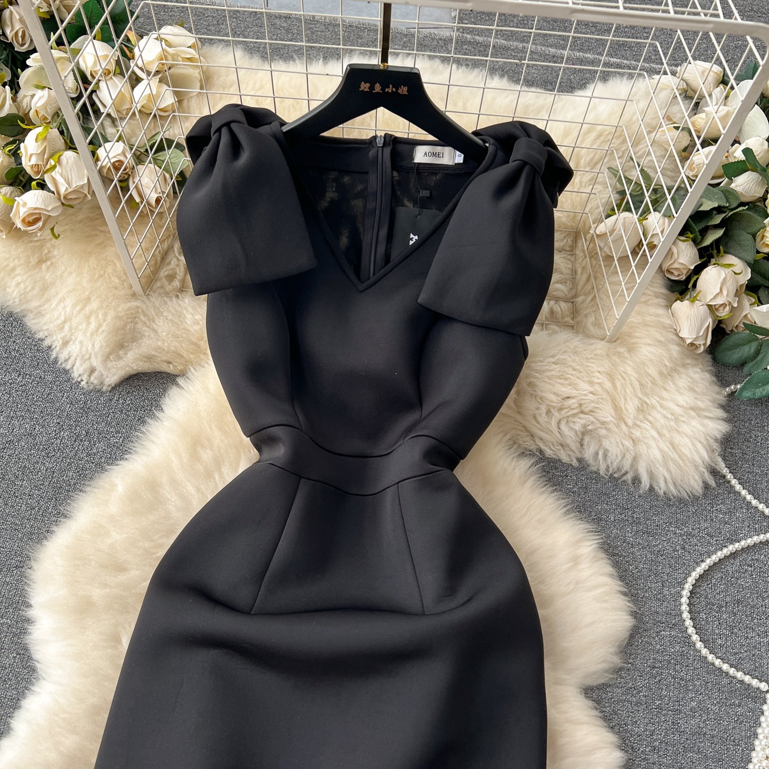 2023 New V-neck Sleeveless Bow Dress Designer Model Mesh Dress