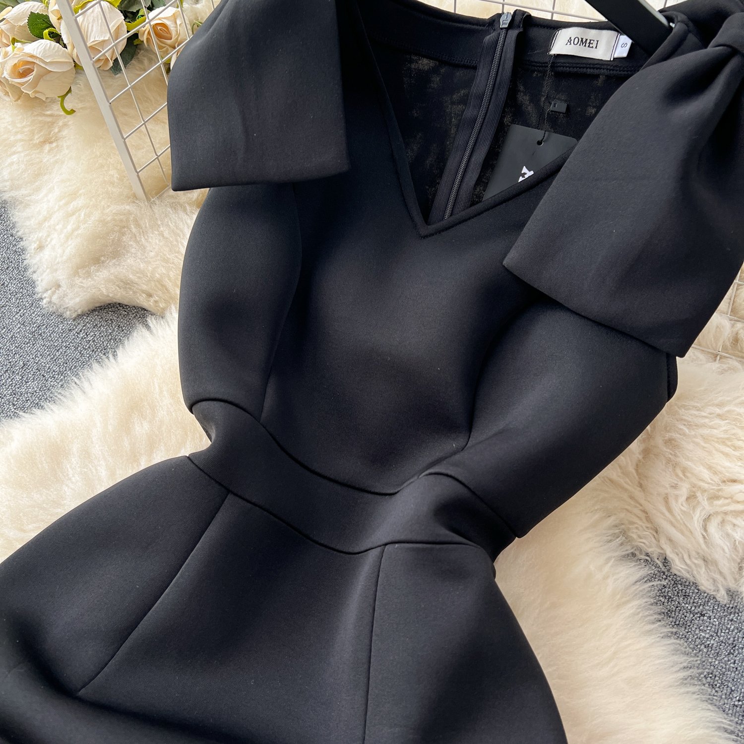 2023 New V-neck Sleeveless Bow Dress Designer Model Mesh Dress