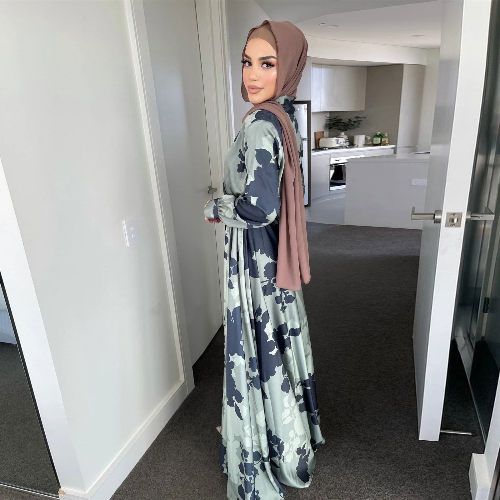 R-94 Abayas Dubai Clothing Middle East Simple Modest Kaftan Islamic Clothing Abaya Women Muslim Dresses