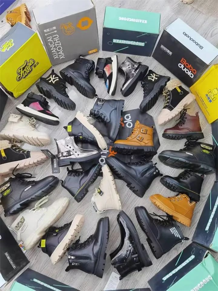 Men's and women's stock jumbled miscellaneous shoes men's and women's casual shoes stall shoes run quantity of tail goods