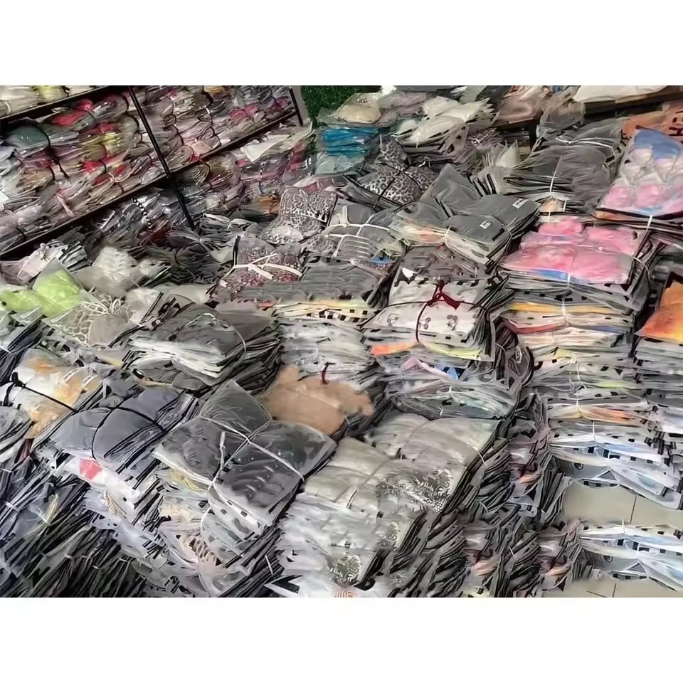 SILI Inventory clearance wholesale clothing men's and women's clothing mix and match