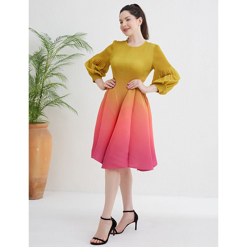 2024 Miyake Autumn New Women's Round Neck Pleated Dresses Puffy Gradient Midi Dress With Elastic Waist Dress