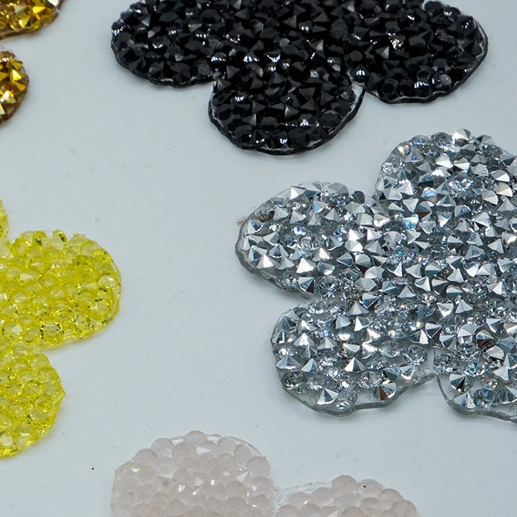 Wholesale 2 inch iron on crystal patches rhinestone applique silver gold heat press hotfix flower rhinestone patches for girls