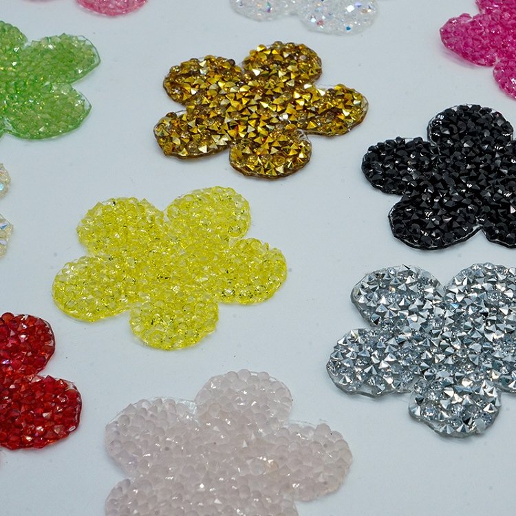 Wholesale 2 inch iron on crystal patches rhinestone applique silver gold heat press hotfix flower rhinestone patches for girls