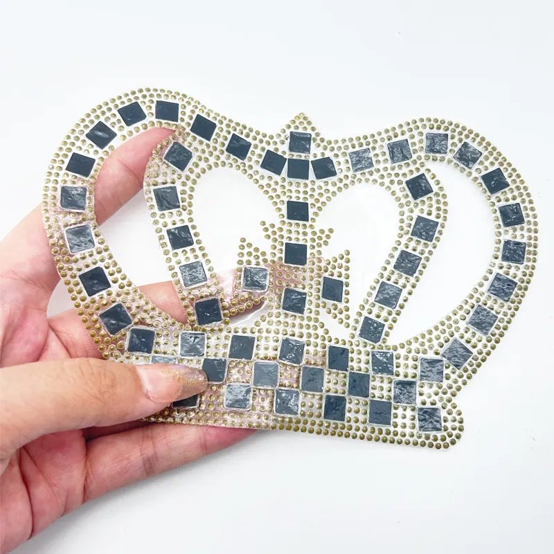 Fashion Accessories Various Design Iron on Glass Rhinestone Crown Patches Applique for Clothes