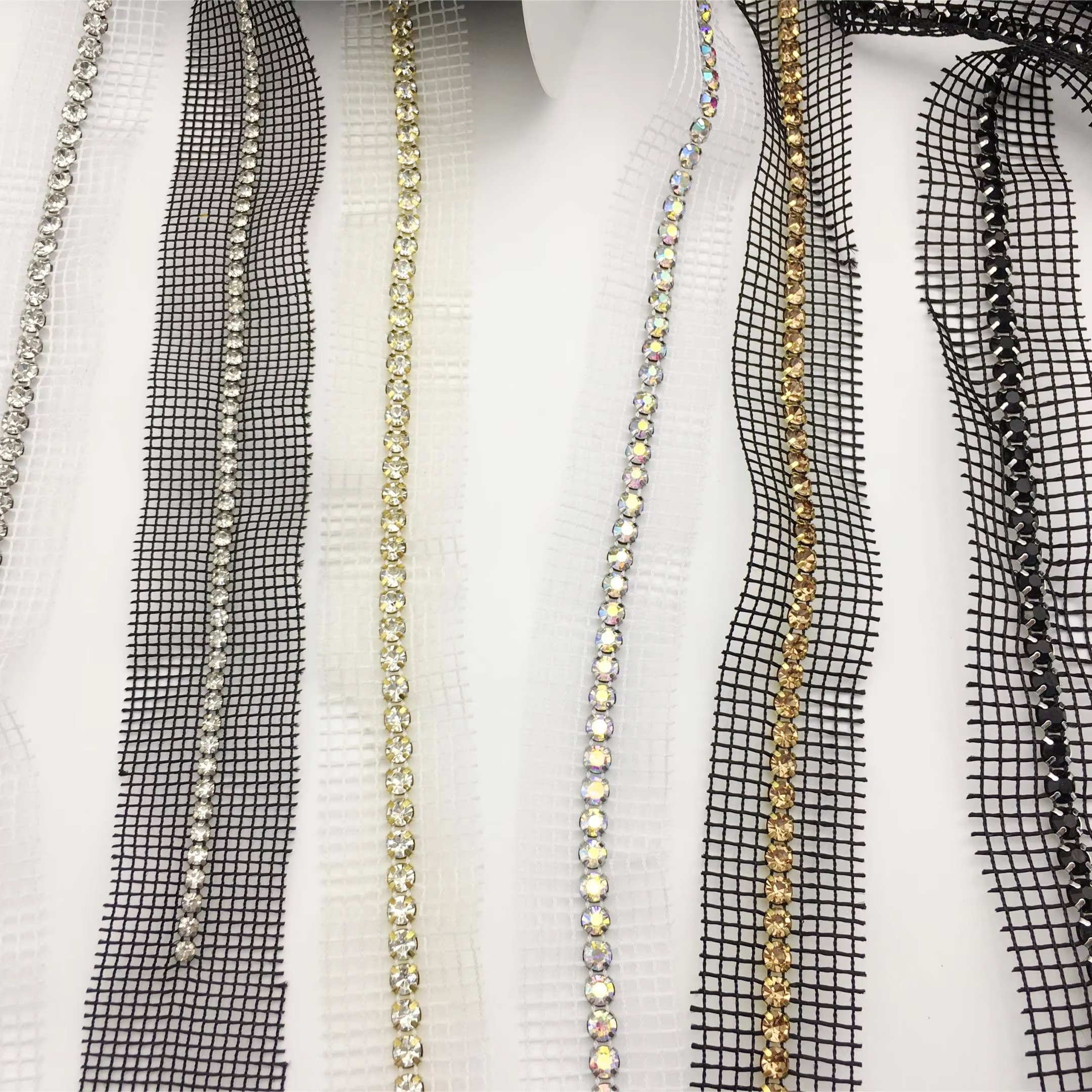 SINRONG Single Row Metal Diamond Chain Fabric Motif Rhinestones on Both Sides for Sew-On Net drill