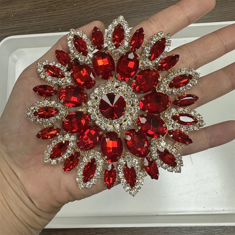 Wholesale Round Flower Patches Crystal rhinestone applique Embellishments for Women bridal Dress