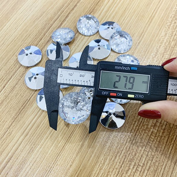 New type 2-hole round shaped diamond rhinestone acrylic button for clothing