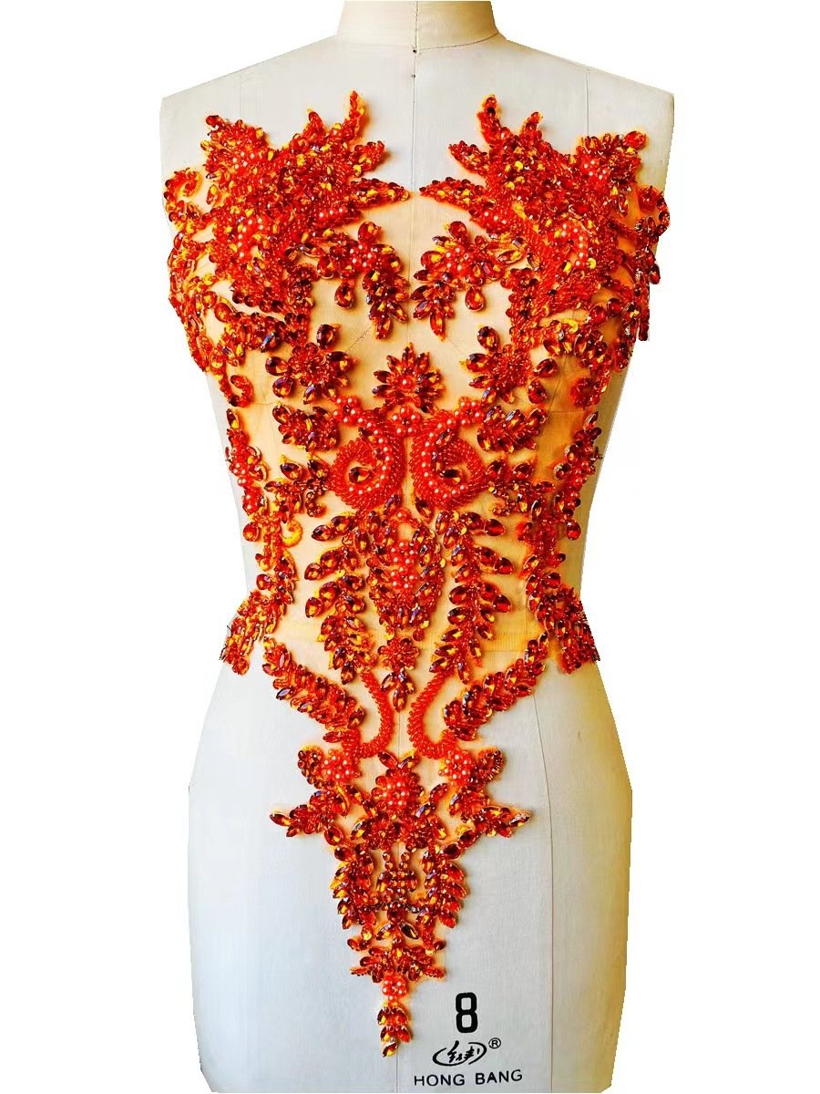 Queen Dress New Fashion Beaded Embroidery Bodice Handmade Rhinestones Decorated Wedding Neckline