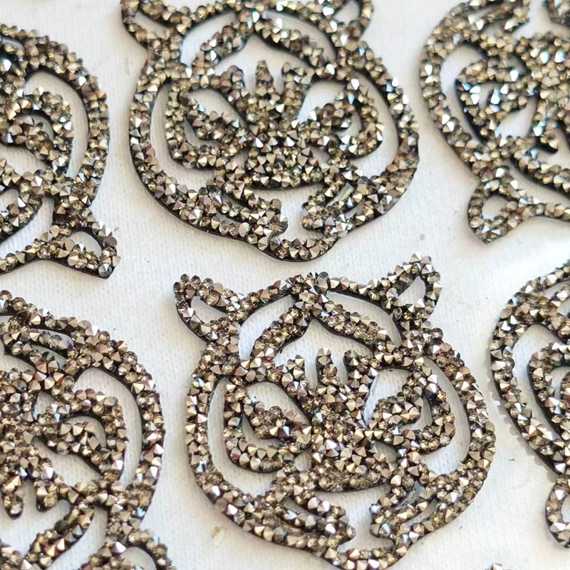 Exquisite decorative crystal hot selling new product hot melt adhesive rhinestone heat transfer label for T-shirt