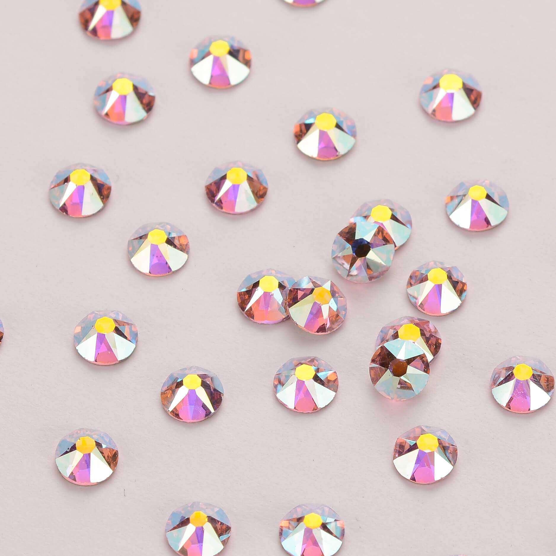 Ss6 8 10 12 16 20 30 Peridot AB Iron On Glass Stones Hot Fix Strass Crystal Hotfix Rhinestones For Clothes