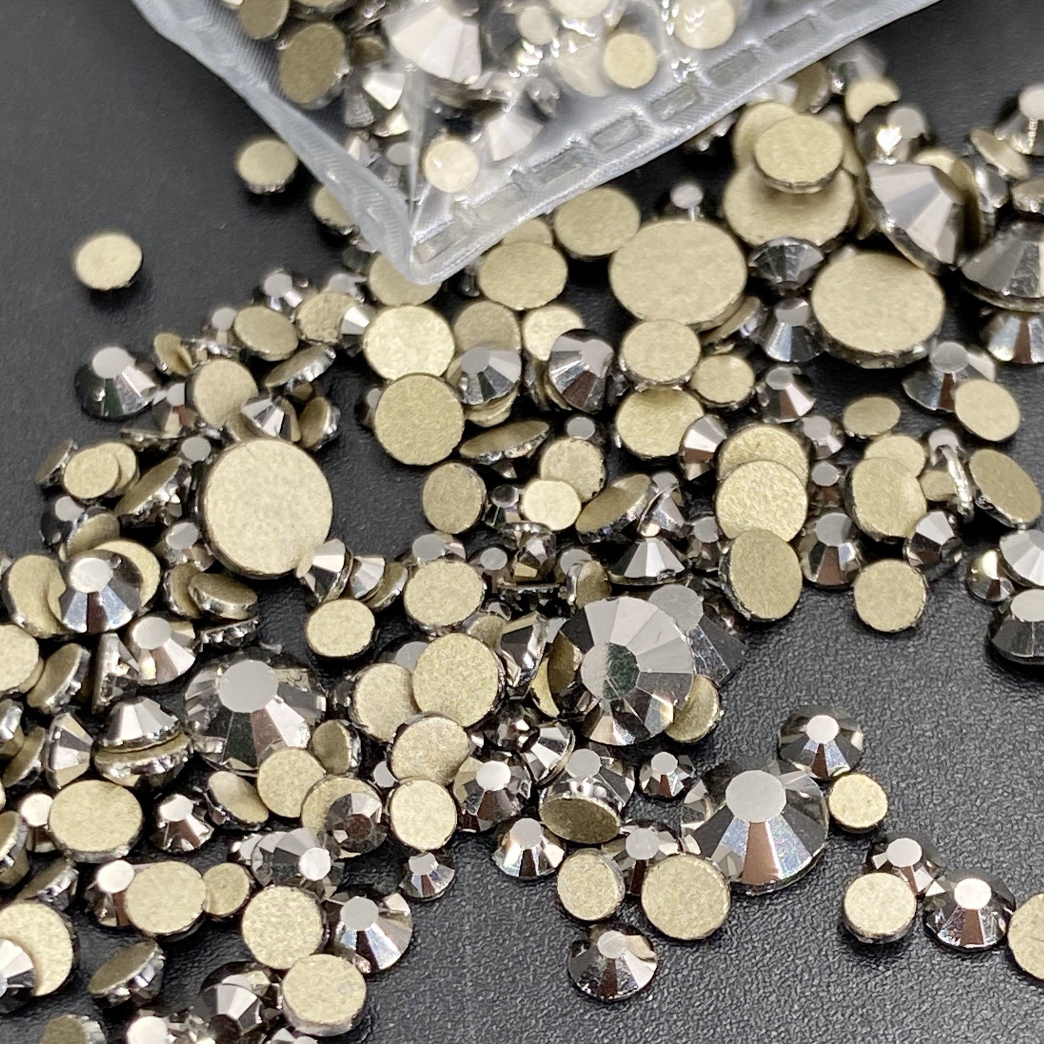 Garment accessories rhinestones Mix Size swarovski crystals hot fix rhinestones bulk