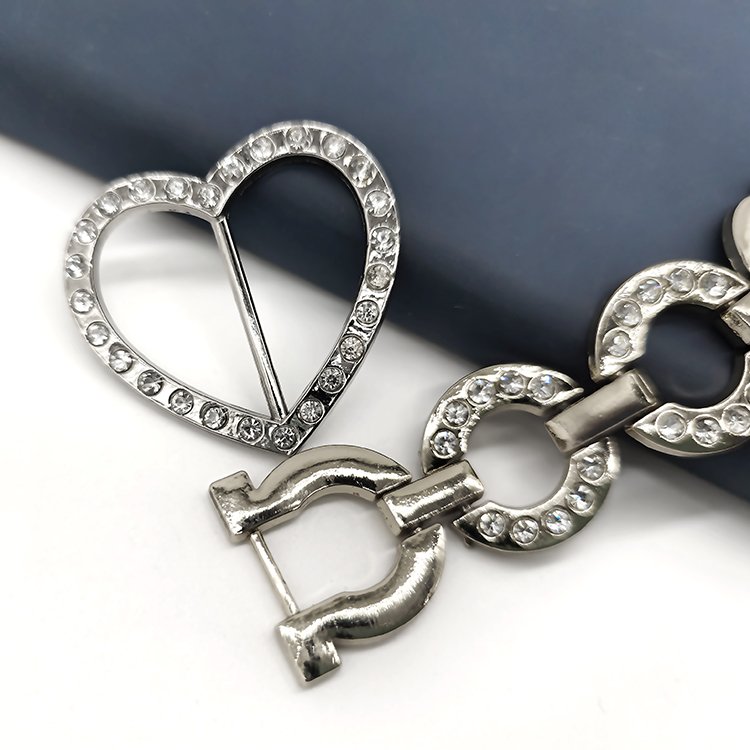 Wholesale High Quality Zinc Alloy Metal Belt Buckles Design Adjustable Hats Bags Decorative Rhinestone Heart Shape Ladder Buckle