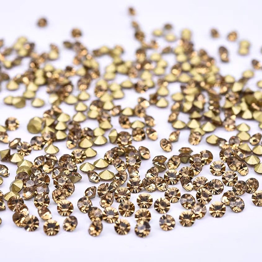 Wholesale sparkling glass rhinestones pointed bottom crystal diamonds
