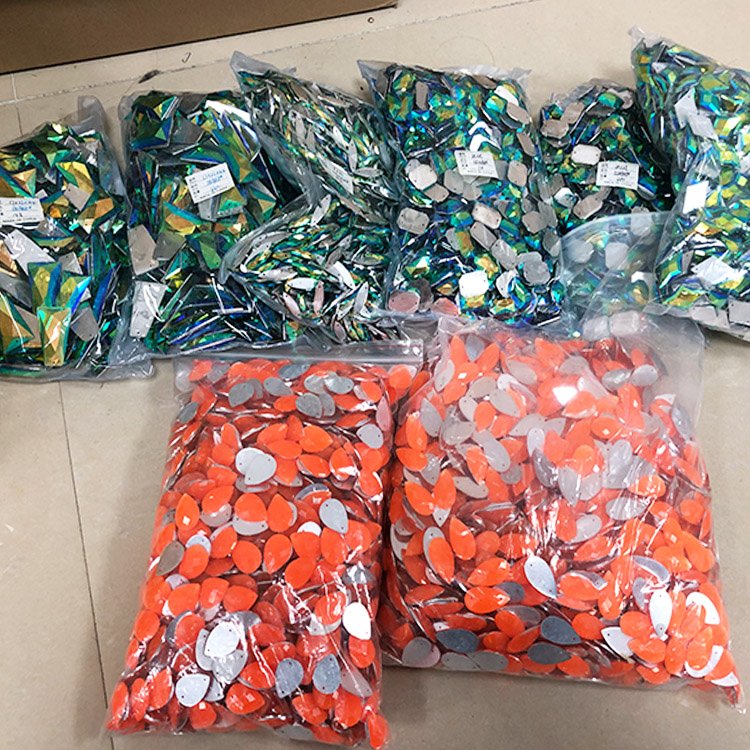 Factory Wholesale Shinning Ab Colors Resin Stone various color and shape resin stone for Carnival costume decor