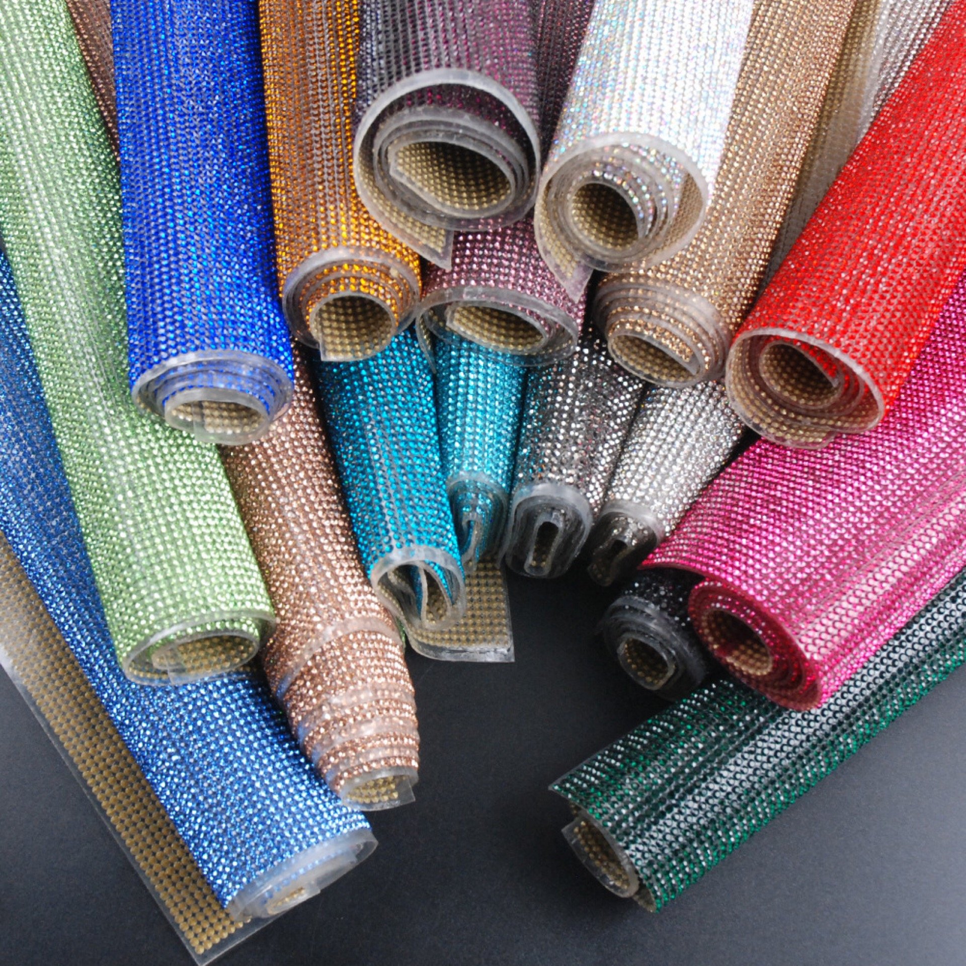 28 Colors Eco-Friendly Self-Adhesive Diamond Crystal Glass Back Patch Sticker Sheet Wholesale Bling for Bags Cups shoes