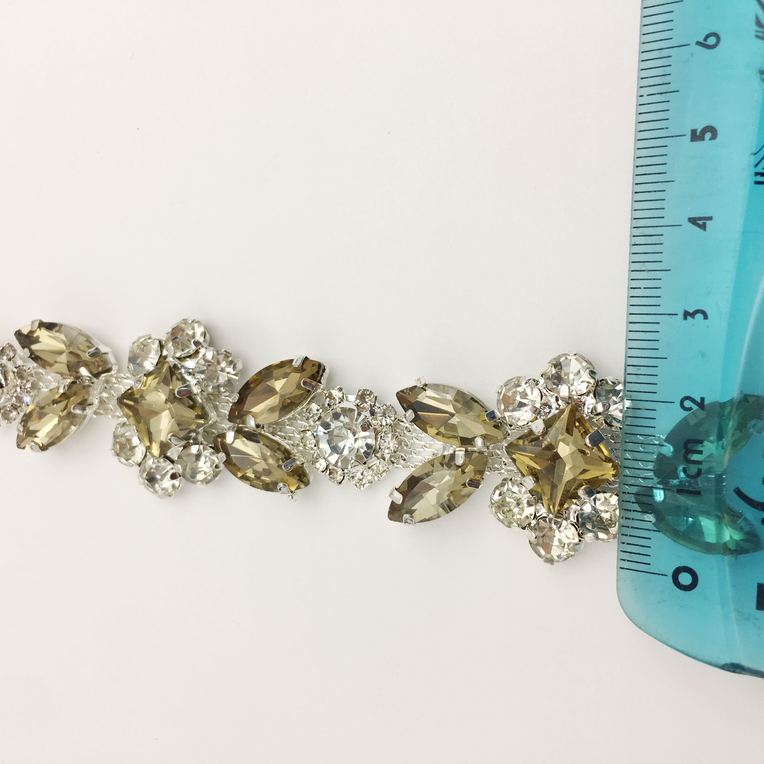 SINRONG Crystal Flower Chain Rhinestones Flatback DIY Glass Decorations Shoes Garments Bags Horse Eye Square Circular Styles