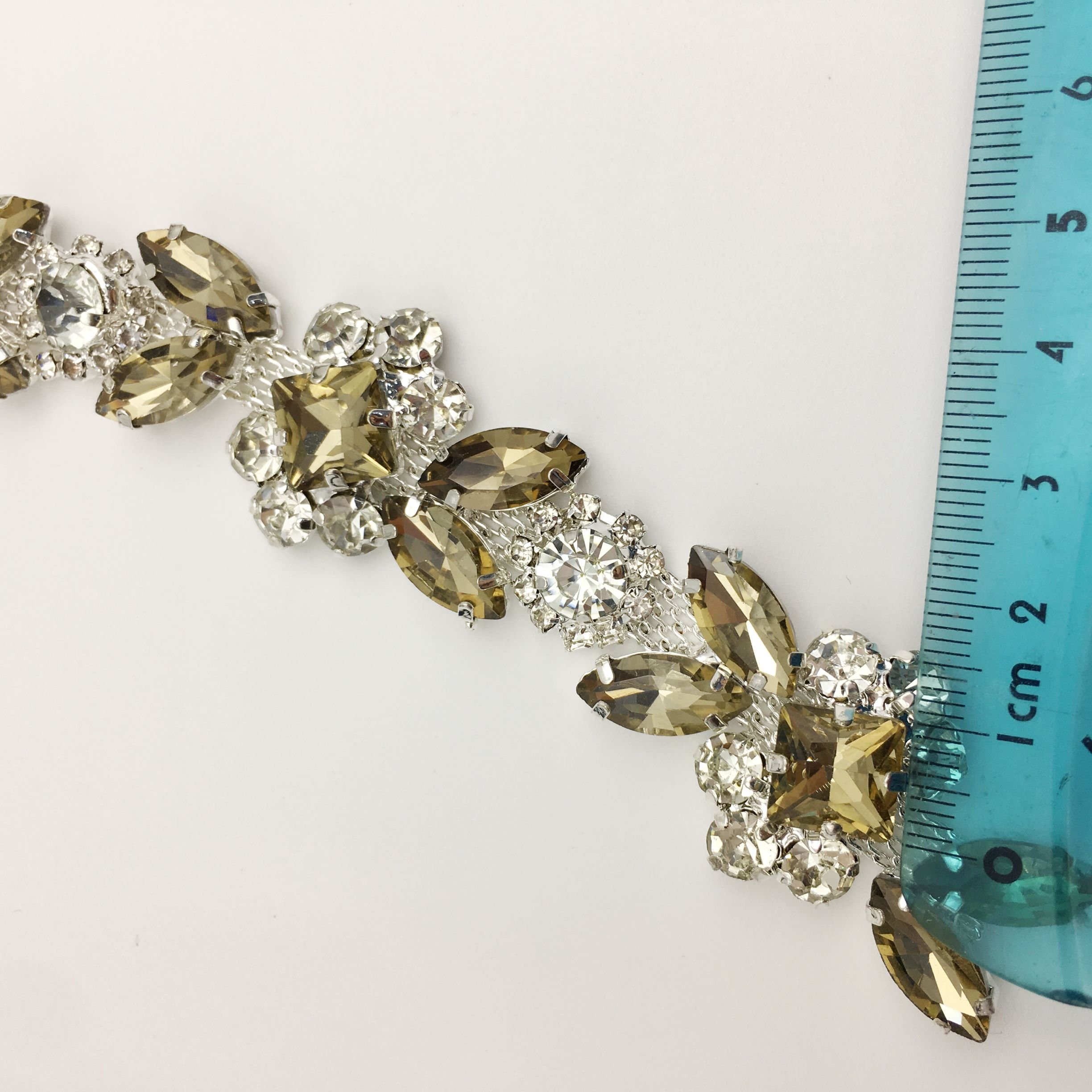 SINRONG Crystal Flower Chain Rhinestones Flatback DIY Glass Decorations Shoes Garments Bags Horse Eye Square Circular Styles