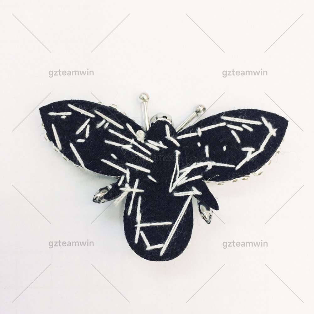 Custom Handmade Crystal Rhinestone beaded Patches Bee Sew on Crystal pearl patch for clothes beaded Applique cute patch