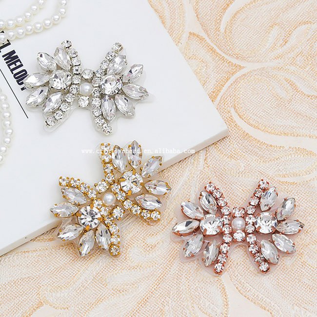 Wholesale 2024 Popular of Shining Crystal Rhinestone Bowknot Applique For Wedding Shoe Decorative Shoe Patches