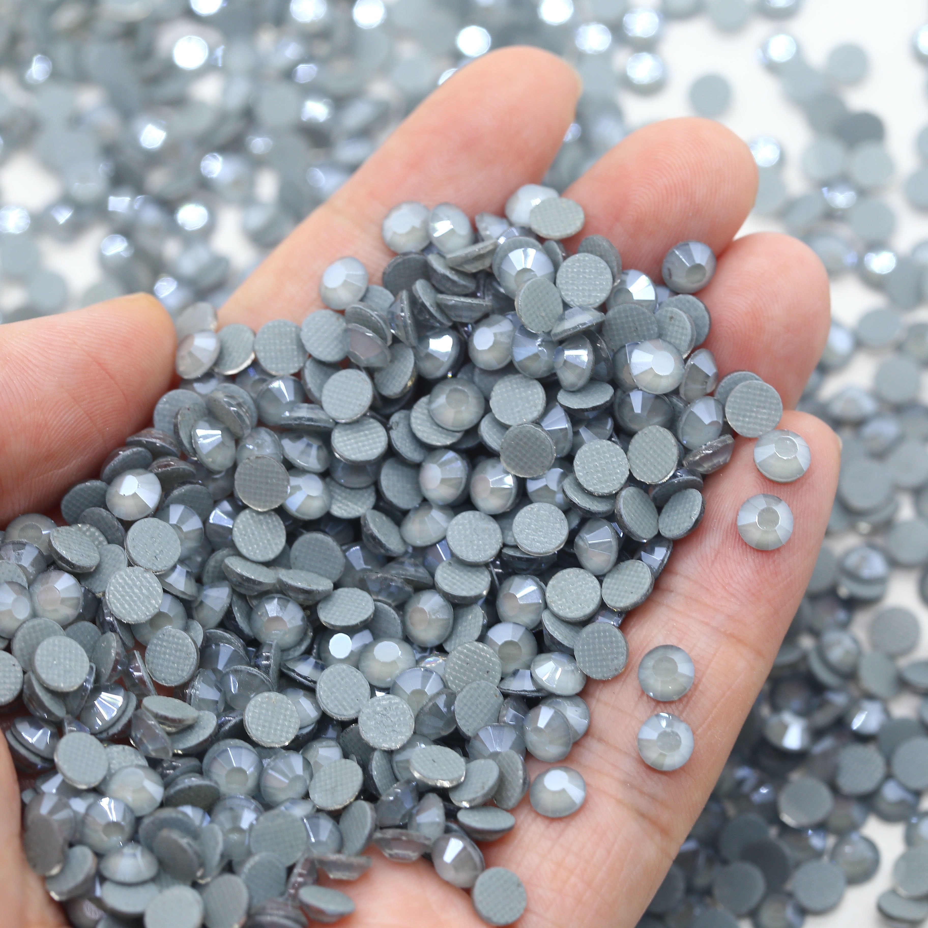Xulin Custom SS10-SS30 Mix Size Mocca Grey Color Hotfix Flat Back Glass Rhinestones