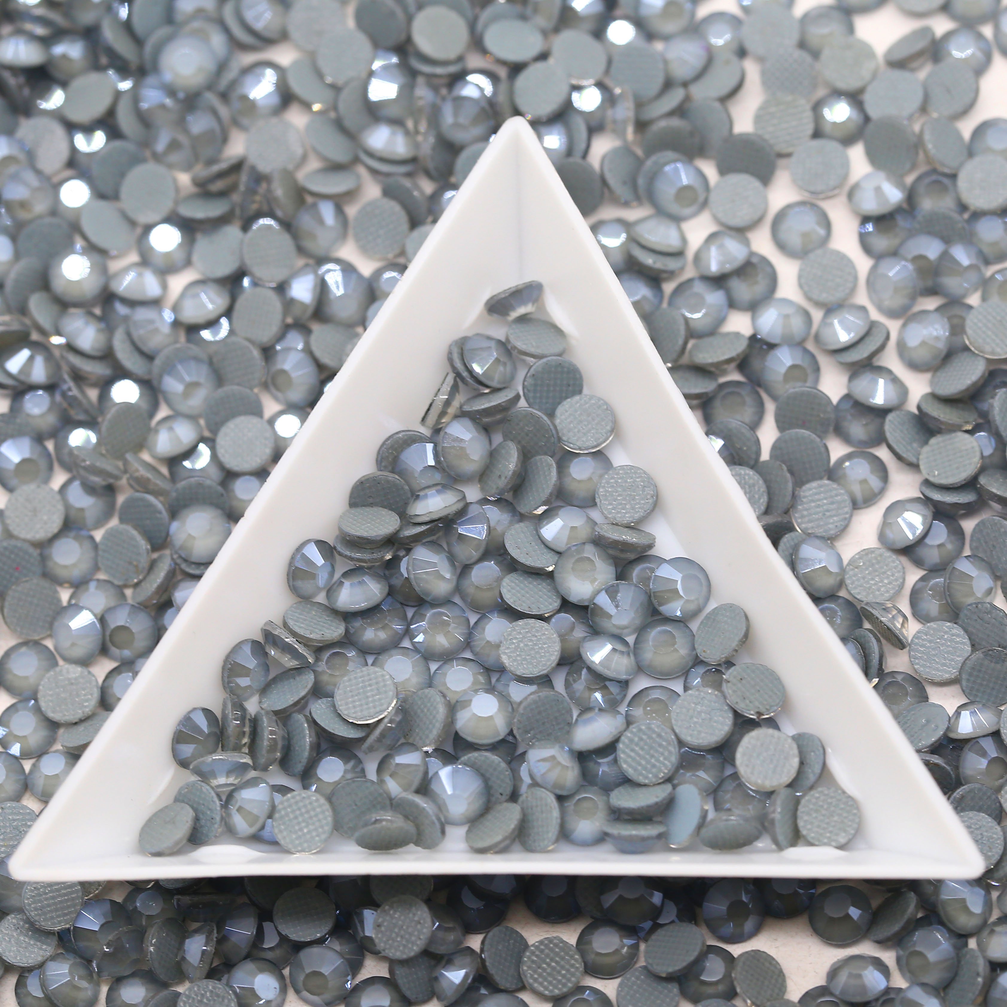Xulin Custom SS10-SS30 Mix Size Mocca Grey Color Hotfix Flat Back Glass Rhinestones