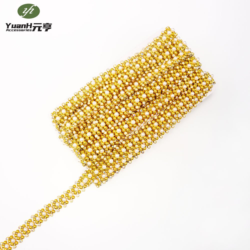 Best selling 20mm white plastic pearl rhinestone chain fashion golden acrylic trimming for DIY garment accessory