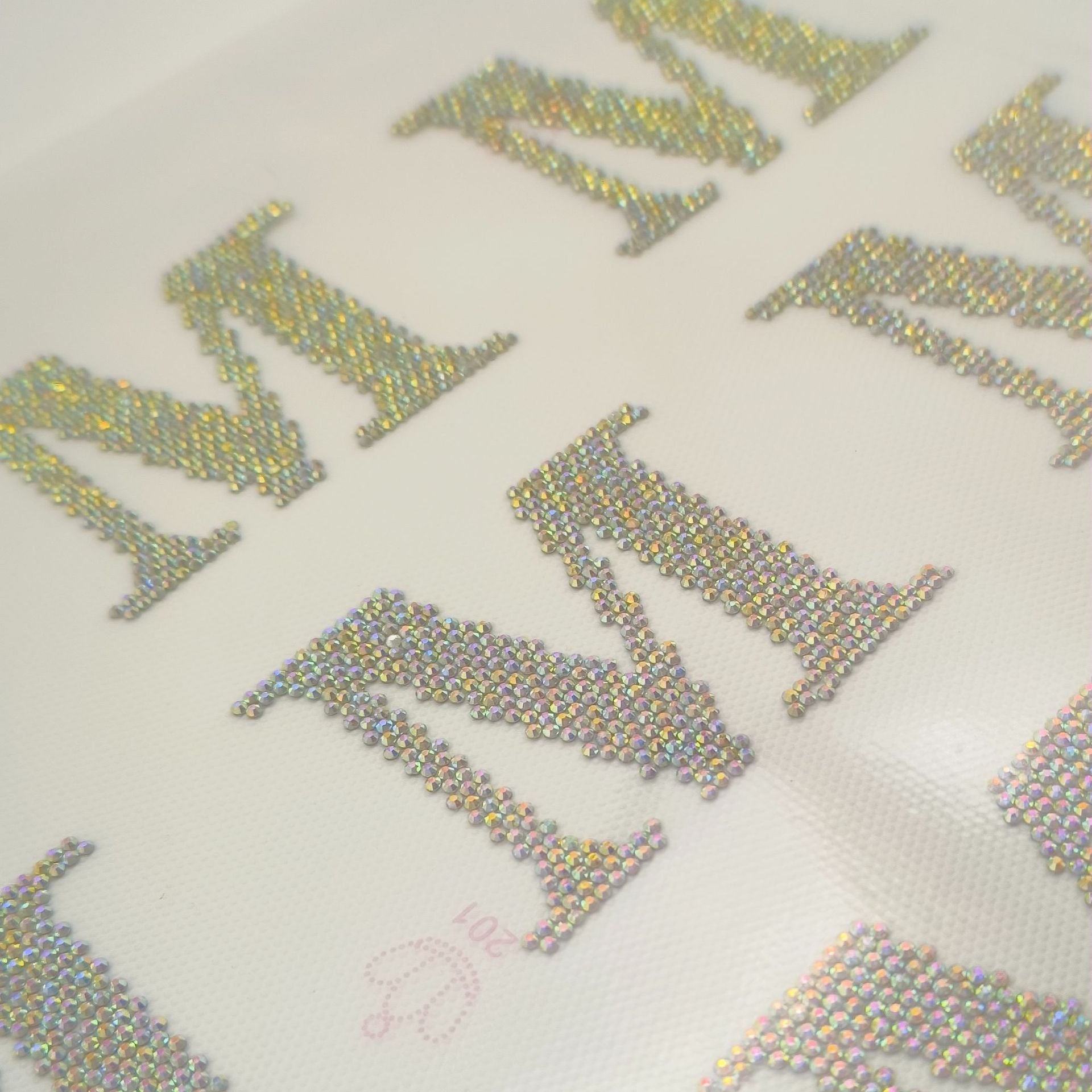 Factory Custom Design Logo Print Hotfix Crystal Supplier Bling Heat Press Iron On Transfers Rhinestone For T-Shirt Hoodie