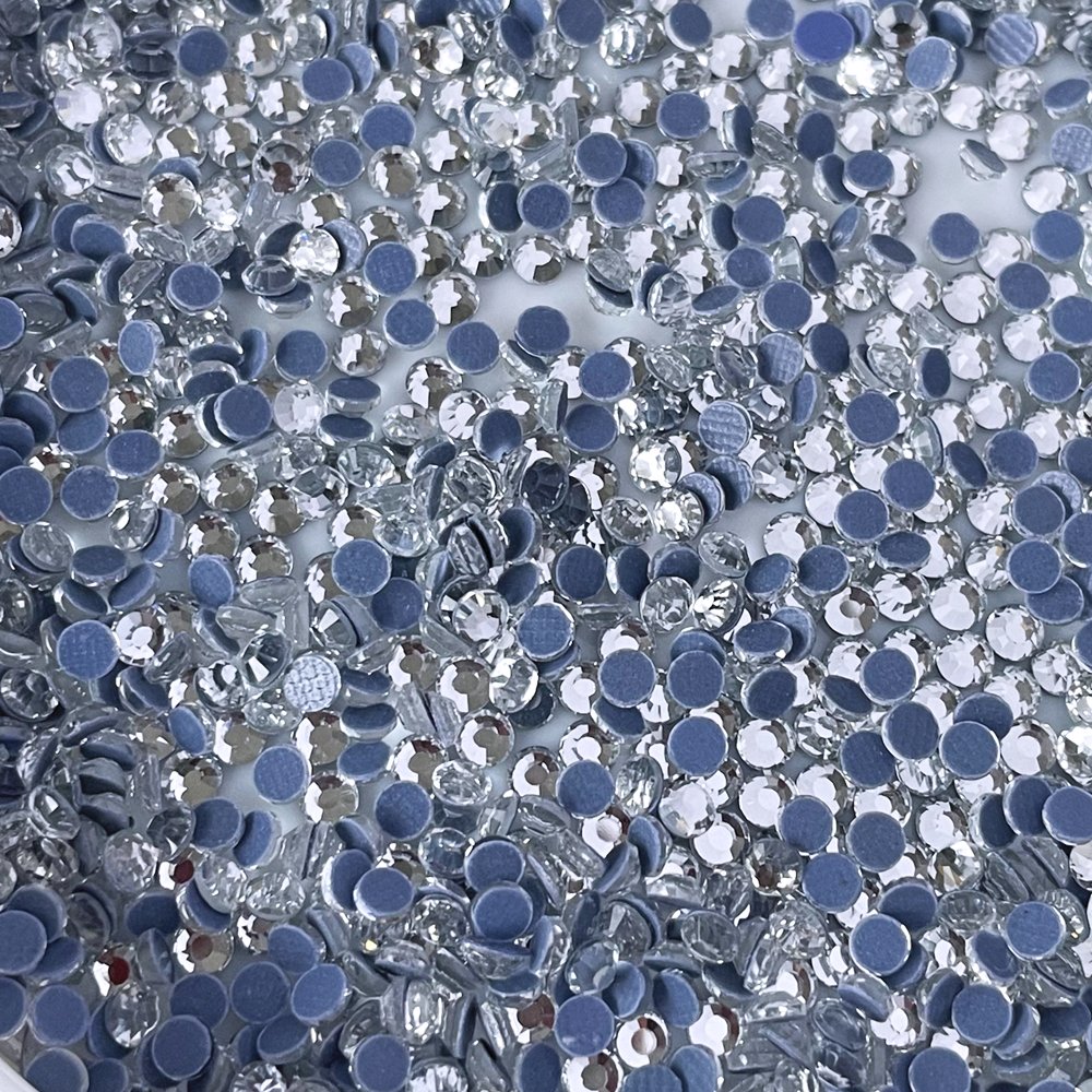 Yantuo crystal ss4-ss30 Flatback crystal white Iron on hot fix rhinestones For Diy decoration