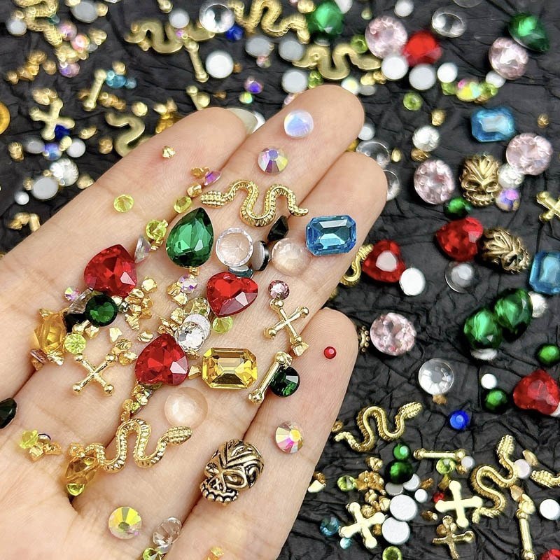 Wholesale Mixed Flat Back Gem Butterfly Nail Charms Rhinestone Luxurious Alloy Crystal Love Shape Nail Diamond Decoration