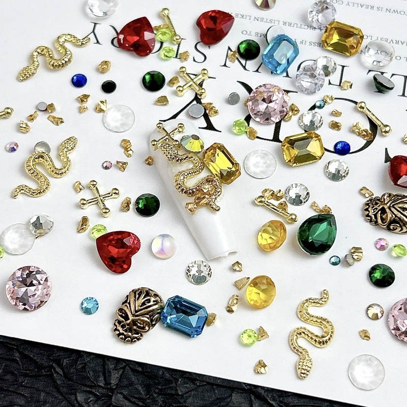 Wholesale Mixed Flat Back Gem Butterfly Nail Charms Rhinestone Luxurious Alloy Crystal Love Shape Nail Diamond Decoration