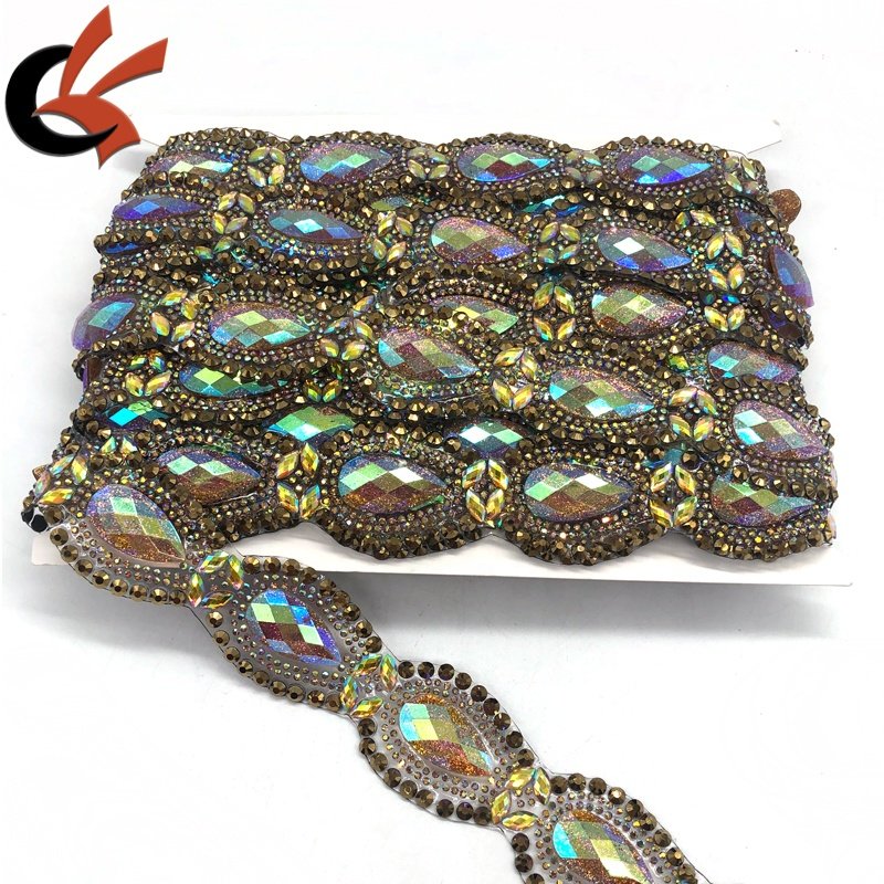 Factory wholesale Hot fix gold glitter fancy rhinestone trims for Carnival costume decoration